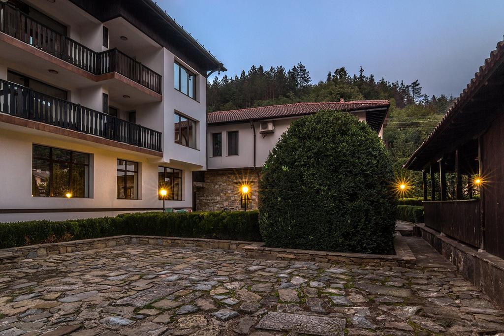 Guesthouse Hitar Petar Gabrovo Kültér fotó
